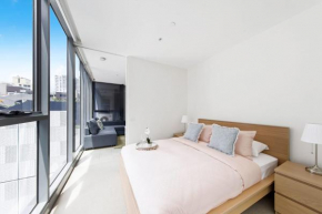 A Chic Apt with a Large Balcony Next to Grand Prix
